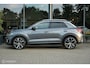 Volkswagen T-Roc 1.5 TSI R-Line | Pano | IQLed | 19 Inch | ACC | Keyless entry & Go | Trekhaak | Stoelverwarming | Virtual Dash