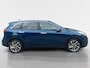 Kia Niro Hybrid 1.6 GDi ExecutiveLine | Compleet dealer onderhouden! | Elektrisch verstelbare stoelen incl. geheugenfunctie | Stoelverwarming- en koeling | JBL geluidsinstallatie | Dodehoekassistentie | Achteruitrijcamera | Navi | Climate control