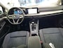 Volkswagen Golf 1.5 TSI Life Business / Navigatie / Parkeersensoren / Trekhaak afn. / LED verlichting / Clima / El verst. stoelen TRANS