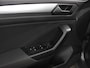 Volkswagen T-Roc 1.5 TSI 150pk DSG Life Navigatie Apple Carplay/Android Auto Adaptive Cruise Control Trekhaak Parkeersensoren Stoelverwarming Ledverlichting Getinte ramen Climate Control
