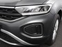 Volkswagen T-Roc 1.5 TSI 150pk DSG Life Navigatie Apple Carplay/Android Auto Adaptive Cruise Control Trekhaak Parkeersensoren Stoelverwarming Ledverlichting Getinte ramen Climate Control