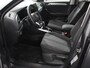 Volkswagen T-Roc 1.5 TSI 150pk DSG Life Navigatie Apple Carplay/Android Auto Adaptive Cruise Control Trekhaak Parkeersensoren Stoelverwarming Ledverlichting Getinte ramen Climate Control