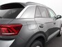 Volkswagen T-Roc 1.5 TSI 150pk DSG Life Navigatie Apple Carplay/Android Auto Adaptive Cruise Control Trekhaak Parkeersensoren Stoelverwarming Ledverlichting Getinte ramen Climate Control