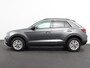 Volkswagen T-Roc 1.5 TSI 150pk DSG Life Navigatie Apple Carplay/Android Auto Adaptive Cruise Control Trekhaak Parkeersensoren Stoelverwarming Ledverlichting Getinte ramen Climate Control