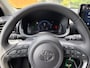 Toyota Yaris 1.5 Hybrid 115 Comfort Apple Carplay/Android Auto , cruise control adaptief en stuurhulp , climate , lm velgen , tel , usb , camera .