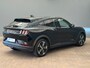 Ford Mustang Mach-E RWD 75 kWh Panorama Dak | Camera Rondom | B&O audio | Parkeersensoren Rondom | Lederen Bekleding | Elek. Stoelen | Digitaal Dashboard | Navigatie | LED | Apple Carplay/Android Auto|telefoonintegratie premium | Audio installatie premium | Buitenspiegels elektrisch verstel- en verwarmbaar
