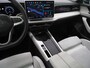 Volkswagen Passat Variant 1.5 eHybrid Elegance | Panoramadak | Leder/Alcantara | Massage | Trekhaak | HUD | Keyless | Sfeerlicht