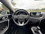 Kia Xceed 1.5 T-GDI MHEV DynamicPlusLine Style Pack Schuif/Kanteldak, Navigatie, Stoel/Stuurverwarming, Elektrische Achterklep, Draadloos Opladen, Enz...
