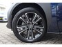 Toyota BZ4X Launch Edition Premium 71 kWh Pano-dak | Bi-tone | Trekhaak | Leder