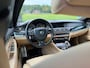 BMW 5-Serie Touring 525d High Executive / NL-Auto / Clima / Navi / Camera / cc / Elektrische Stoelen en Achterklep / Stoelverwarm