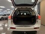 Mitsubishi Outlander 2.0 PHEV instyle+ * Schuif-Kanteldak / Navigatie / Trekhaak / Stoelverwarming / NL Auto *
