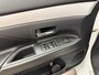 Mitsubishi Outlander 2.0 PHEV instyle+ * Schuif-Kanteldak / Navigatie / Trekhaak / Stoelverwarming / NL Auto *