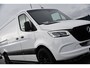 Mercedes-Benz Sprinter 319 V6 3.0 CDI L2H1 RWD AMG Edition Camera, Cruise, Carplay, LED, 10,5'' Mbux, 3500kg Trekhaak, Standkachel, Multimedia, Stoelverwarming, Automaat, Uniek!