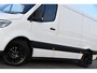 Mercedes-Benz Sprinter 319 V6 3.0 CDI L2H1 RWD AMG Edition Camera, Cruise, Carplay, LED, 10,5'' Mbux, 3500kg Trekhaak, Standkachel, Multimedia, Stoelverwarming, Automaat, Uniek!