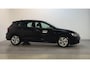 Volkswagen Golf 1.0 TSI 110pk Life Sfeerverlichting Navigatie Parkeersensoren App-Connect