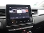 Renault Captur 1.0 TCe 90 Zen Trekhaak, Airco, Apple Carplay/Android Auto, Cruise control, Achteruitrijcamera,keyless entry/start, Rijstrooksensor met correctie De Renault Captur 1.0 TCe 90 Zen is een ruime en comfortabele SUV met een moderne en luxe uitstraling. Dankzij het slimme interieur en de hoge zit geniet je van veel comfort tijdens elke rit.