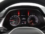 Renault Captur 1.0 TCe 90 Zen Trekhaak, Airco, Apple Carplay/Android Auto, Cruise control, Achteruitrijcamera,keyless entry/start, Rijstrooksensor met correctie De Renault Captur 1.0 TCe 90 Zen is een ruime en comfortabele SUV met een moderne en luxe uitstraling. Dankzij het slimme interieur en de hoge zit geniet je van veel comfort tijdens elke rit.
