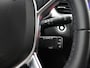 Renault Captur 1.0 TCe 90 Zen Trekhaak, Airco, Apple Carplay/Android Auto, Cruise control, Achteruitrijcamera,keyless entry/start, Rijstrooksensor met correctie De Renault Captur 1.0 TCe 90 Zen is een ruime en comfortabele SUV met een moderne en luxe uitstraling. Dankzij het slimme interieur en de hoge zit geniet je van veel comfort tijdens elke rit.