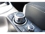 Mazda 2 1.5 SKYACTIV-G 90PK Luxury | CAMERA | CARPLAY | STOELVERW