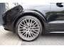 Porsche Cayenne Coupé 3.0 E-Hybrid Black Edition Platinum 462PK NIEUWSTAAT 1STE EIG. SOH 99% I NL-auto I 360 Camera I Leder I Sport Chrono I Pano I elek. stoel I Winterpakket I PASM I Soft-close I