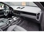 Porsche Cayenne Coupé 3.0 E-Hybrid Black Edition Platinum 462PK NIEUWSTAAT 1STE EIG. SOH 99% I NL-auto I 360 Camera I Leder I Sport Chrono I Pano I elek. stoel I Winterpakket I PASM I Soft-close I