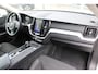 Volvo XC60 B4 198PK Automaat Business Pro | Trekhaak | H&K Audio | Adapt. Cruise | 360 Camera | Privacy Glas | BLIS | Keyless |