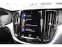 Volvo XC60 B4 198PK Automaat Business Pro | Trekhaak | H&K Audio | Adapt. Cruise | 360 Camera | Privacy Glas | BLIS | Keyless |