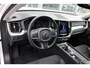Volvo XC60 B4 198PK Automaat Business Pro | Trekhaak | H&K Audio | Adapt. Cruise | 360 Camera | Privacy Glas | BLIS | Keyless |