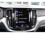 Volvo XC60 B4 198PK Automaat Business Pro | Trekhaak | H&K Audio | Adapt. Cruise | 360 Camera | Privacy Glas | BLIS | Keyless |