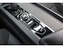 Volvo XC60 B4 198PK Automaat Business Pro | Trekhaak | H&K Audio | Adapt. Cruise | 360 Camera | Privacy Glas | BLIS | Keyless |