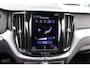 Volvo XC60 B4 198PK Automaat Business Pro | Trekhaak | H&K Audio | Adapt. Cruise | 360 Camera | Privacy Glas | BLIS | Keyless |