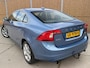 Volvo S60 2.0 T4 Momentum 190pk | Navigatiesysteem | Climate & cruise control | Trekhaak & 1800KG trekgewicht | Parkeersensoren achter | Parkeersensoren achter | Lichtmetalen velgen