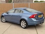 Volvo S60 2.0 T4 Momentum 190pk | Navigatiesysteem | Climate & cruise control | Trekhaak & 1800KG trekgewicht | Parkeersensoren achter | Parkeersensoren achter | Lichtmetalen velgen