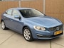 Volvo S60 2.0 T4 Momentum 190pk | Navigatiesysteem | Climate & cruise control | Trekhaak & 1800KG trekgewicht | Parkeersensoren achter | Parkeersensoren achter | Lichtmetalen velgen