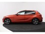 BMW 1-Serie 118i Executive Automaat (GROOT-NAVIGATIE, LED, PANORAMADAK, CAMERA, SPORTSTOELEN, GROOTLICHT ASSIST, PDC)