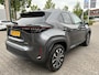 Toyota Yaris Cross Hybrid 115 DYNAMIC NL-AUTO STOEL/STUURVERW BLIND SPOT PARK-SENSOREN NAVI CAMERA APPLE/ANDROID 17'' LM-VELGEN CLIMA AD-CRUISE KEYLESS
