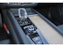 Volvo XC60 T6 Recharge AWD Plus Dark - Panorama/schuifdak - IntelliSafe Assist & Surround - 360º Camera - Harman/Kardon audio - Verwarmde voorstoelen, stuur & achterbank - Parkeersensoren voor & achter - Elektr. bedienb. voorstoelen met geheugen - Head up display - Draadloze tel. lader - Inklapbare trekhaak - 19' LMV