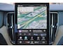 Volvo XC60 T6 Recharge AWD Plus Dark - Panorama/schuifdak - IntelliSafe Assist & Surround - 360º Camera - Harman/Kardon audio - Verwarmde voorstoelen, stuur & achterbank - Parkeersensoren voor & achter - Elektr. bedienb. voorstoelen met geheugen - Head up display - Draadloze tel. lader - Inklapbare trekhaak - 19' LMV
