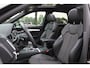 Audi Q5 50 TFSI e quattro S edition BLACK / SoH 83,6 %  / Trekhaak / Panoramadak / Camera / Sportstoelen / 21'' / Matrix LED / Navigatie / Virtual Cockpit / Stoelverwarming / Dodehoek / DAB / Cruise Control