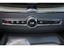 Volvo XC60 Recharge T8 AWD Inscription - Panorama/schuifdak - IntelliSafe Assist - Harman/Kardon audio - Adaptieve LED koplampen - Parkeercamera achter - Verwarmde voorstoelen & stuur - Parkeersensoren voor & achter - Elektr. bedienb. voorstoelen met geheugen - Draadloze tel. lader - Extra getint glas - Inklapbare trekhaak - 20' LMV
