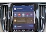 Volvo XC60 Recharge T8 AWD Inscription - Panorama/schuifdak - IntelliSafe Assist - Harman/Kardon audio - Adaptieve LED koplampen - Parkeercamera achter - Verwarmde voorstoelen & stuur - Parkeersensoren voor & achter - Elektr. bedienb. voorstoelen met geheugen - Draadloze tel. lader - Extra getint glas - Inklapbare trekhaak - 20' LMV