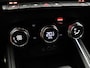 Renault Clio 1.6 E-Tech Full Hybrid 145 esprit Alpine Stoelverwarming | Sportstoelen | Climate control | Dode hoek detectie | Parkeersensoren voor en achter |