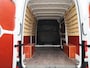 Volkswagen Crafter 2.0 TDI L3H3 Highline 140PK | Automaat | Trekhaak | Navigatie | Cruise Control | Multifunctioneel Stuurwiel | Apple/Android Carplay | DAB+ | Parkeersensoren Voor + Achter | Achteruitrijcamera |