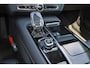 Volvo V90 T8 Recharge AWD Ultra Dark - Luchtvering - Panorama/schuifdak - IntelliSafe Assist & Surround - 360º Camera - Bowers & Wilkins audio - Adaptieve LED koplampen - Verwarmde voorstoelen, stuur & achterbank - Parkeersensoren voor & achter - Elektr. bedienb. voorstoelen met geheugen - Geventileerde voorstoelen - Head up display - Inklapbare trekhaak - 20' LMV