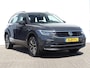 Volkswagen Tiguan 1.4 TSI eHybrid Life | TREKHAAK | CAMERA | ADAPTIVE CRUISE | DODEHOEKDETECTIE | STUUR+STOELVERWARMING | PARKEERSENSOREN V+A | NAVI |