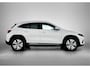 Mercedes-Benz EQA 300 4MATIC Progressive 71 kWh | Dodehoekass. | Sfeerverlichting | Stuur en Stoelverwarming | Parkeerpakket met Camera | CarPlay | Inclusief 24 maanden Mercedes-Benz Certified garantie voor Europa.
