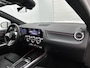 Mercedes-Benz EQA 300 4MATIC Progressive 71 kWh | Dodehoekass. | Sfeerverlichting | Stuur en Stoelverwarming | Parkeerpakket met Camera | CarPlay | Inclusief 24 maanden Mercedes-Benz Certified garantie voor Europa.