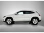 Mercedes-Benz EQA 300 4MATIC Progressive 71 kWh | Dodehoekass. | Sfeerverlichting | Stuur en Stoelverwarming | Parkeerpakket met Camera | CarPlay | Inclusief 24 maanden Mercedes-Benz Certified garantie voor Europa.