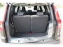 Dacia Jogger 1.0-110pk TCe 110 Extreme+ 7 persoons Zeer nette en erg praktische Dacia ! Autm. airco, metallic lak, stoelverwarming, LM wielen+all season banden, cruise control, pdc v+a, dodehoek assistent, camera, navigatie, telefoonvoorb.,  etc.