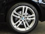 BMW 1-Serie 118i M-Sport Automaat Digitale Cockpit Climate control Stoel verwarming LED Sfeer verlichting Lichtmetalen velgen Navigatie Apple carplay/ Android auto Parkeersensoren